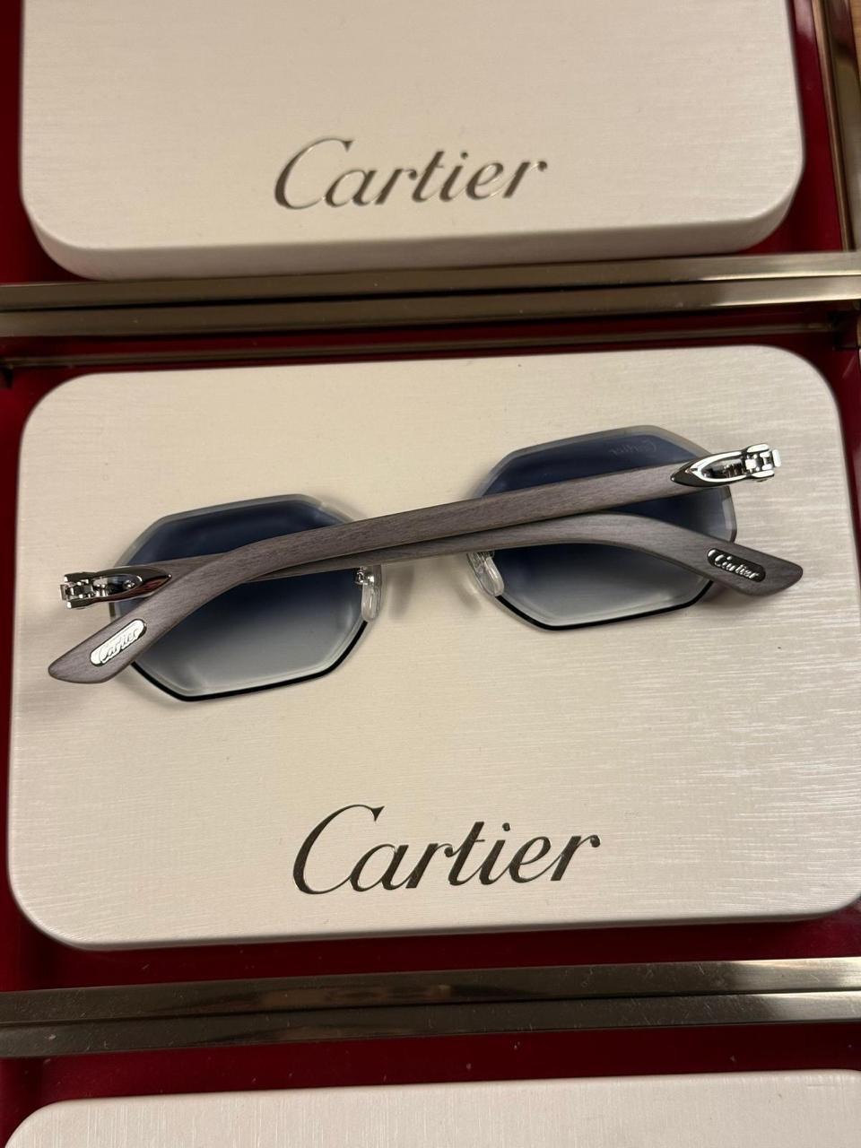 Eyewear in an open presentation case